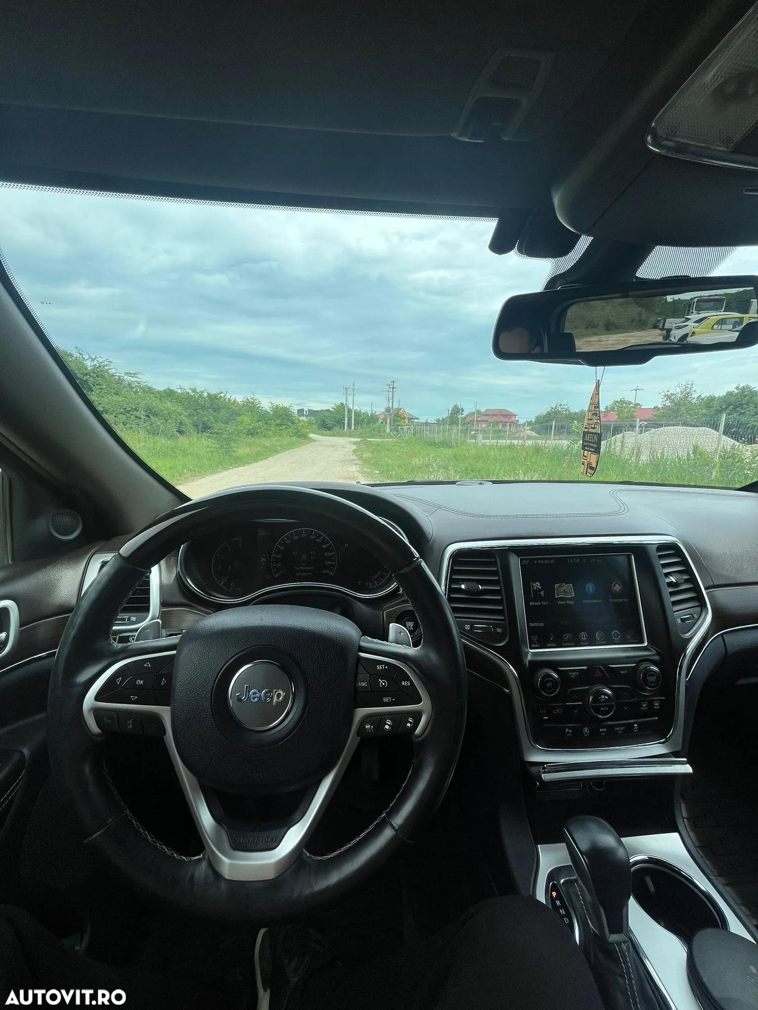 Jeep Grand Cherokee - 6