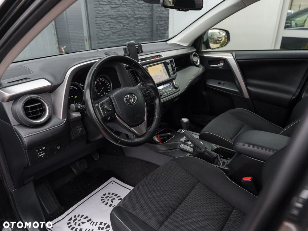 Toyota RAV4 Hybrid Platinum 4x2 - 16