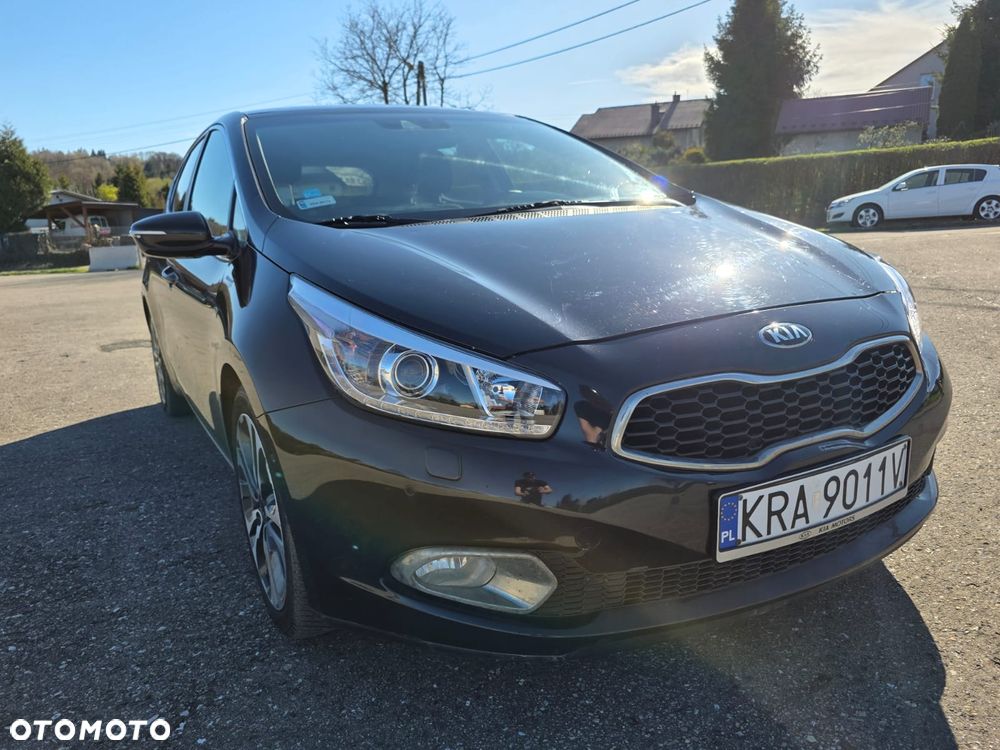 Kia Ceed 1.6 CRDi 128 Platinum Edition - 10