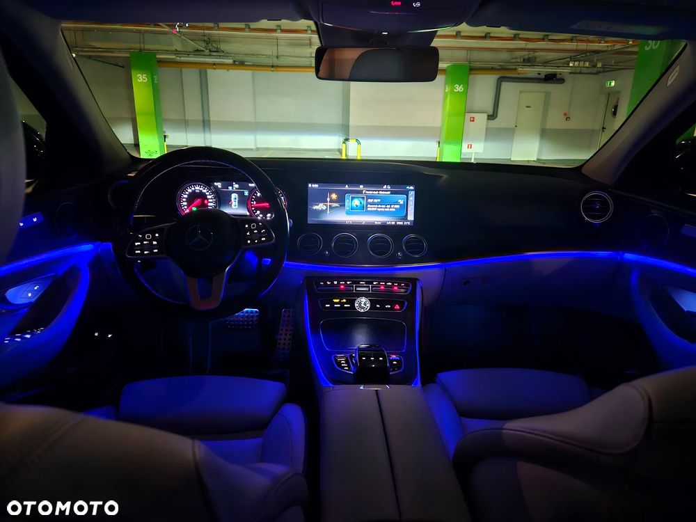 Mercedes-Benz Klasa E 220 d 4-Matic 9G-TRONIC - 14