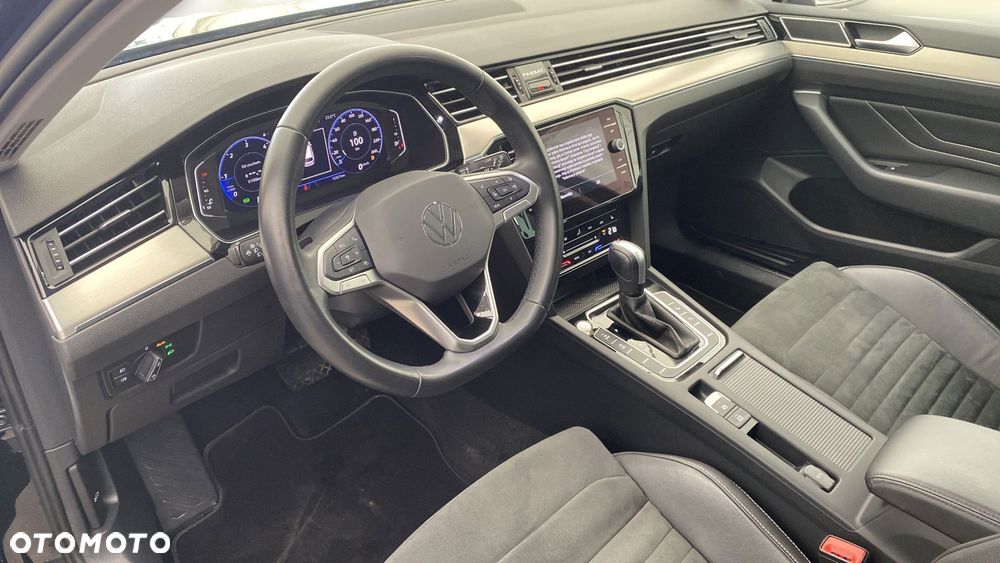 Volkswagen Passat - 10