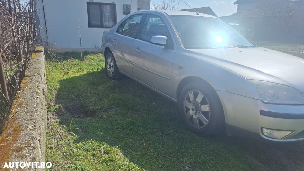 Ford Mondeo 1.8 Ambiente - 4