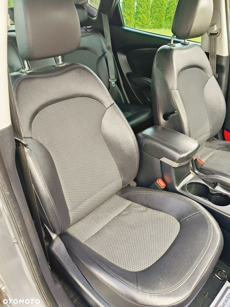 Hyundai ix35 - 23