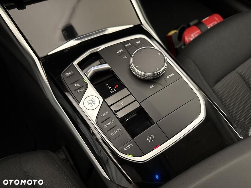 BMW Seria 3 318i - 17