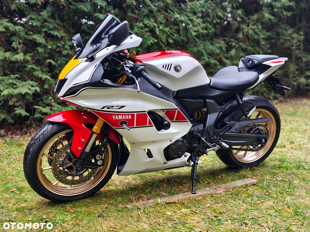 Yamaha YZF - 4