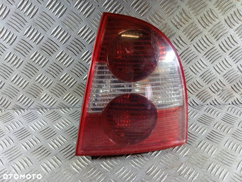 LAMPA PRAWA TYLNA VOLKSWAGEN PASSAT B5 - 1