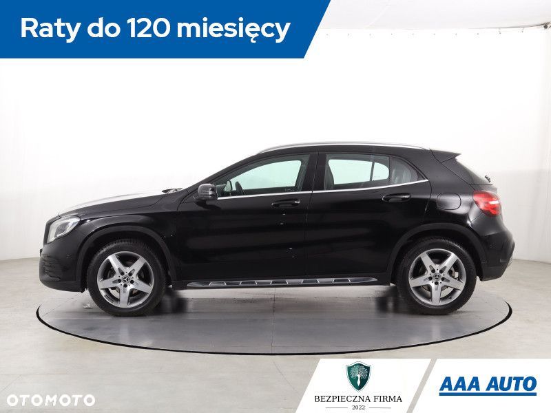 Mercedes-Benz GLA - 4