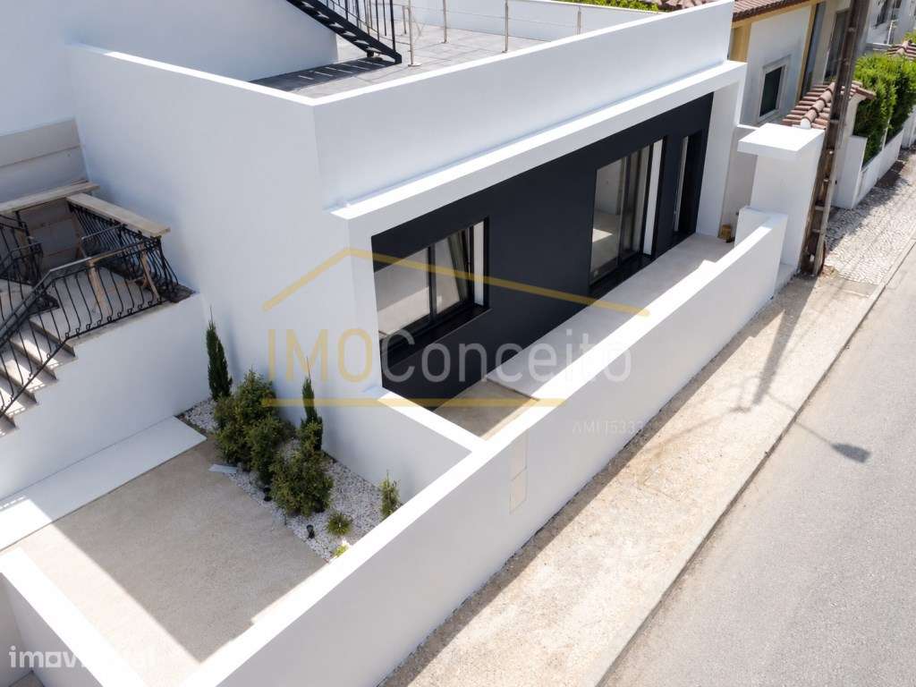 Apartamento T2 em andar de Moradia com entrada independente e Espaç... - Grande imagem: 2/24