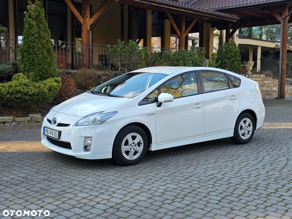 Toyota Prius (Hybrid) - 29