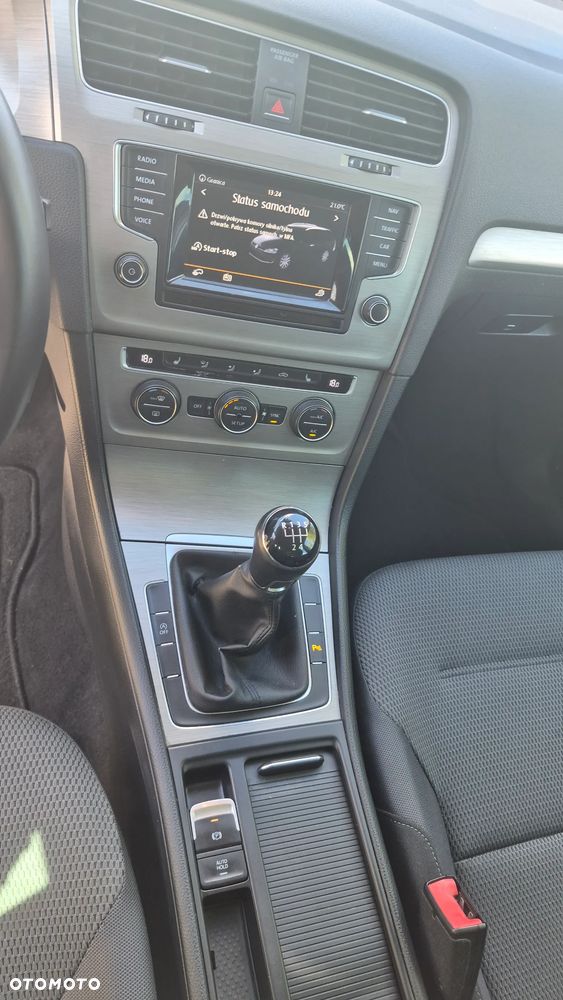 Volkswagen Golf 1.6 TDI BlueMot Comfortline - 19