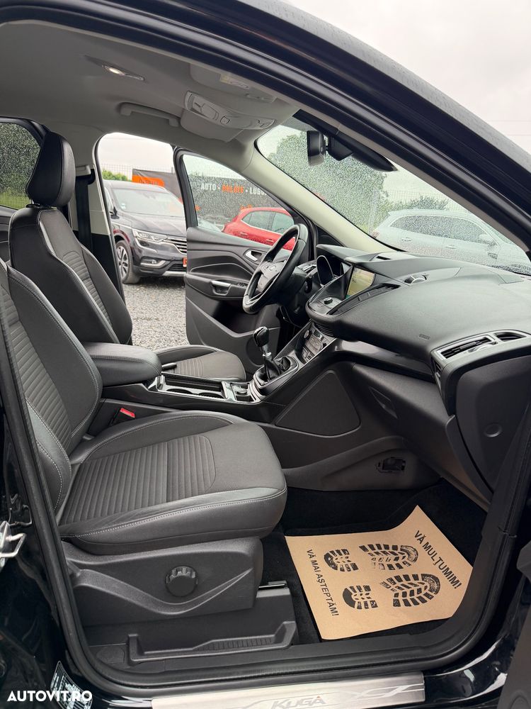 Ford Kuga 2.0 TDCi 2x4 Titanium - 13