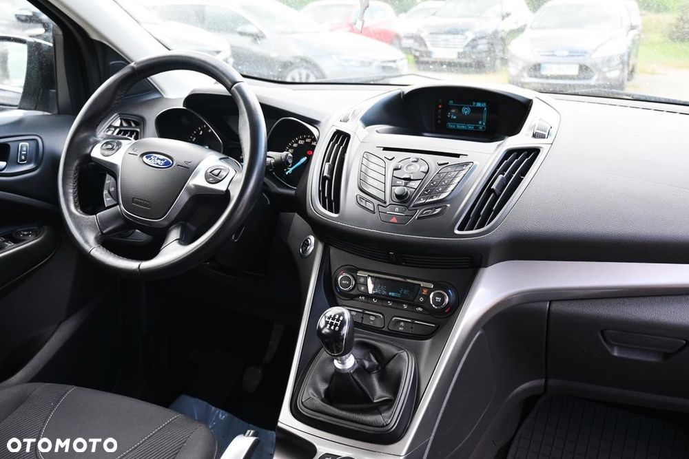 Ford Kuga 1.5 EcoBoost 2x4 Titanium - 39