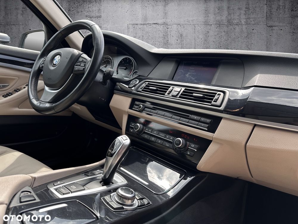 BMW Seria 5 520d Luxury Line - 11