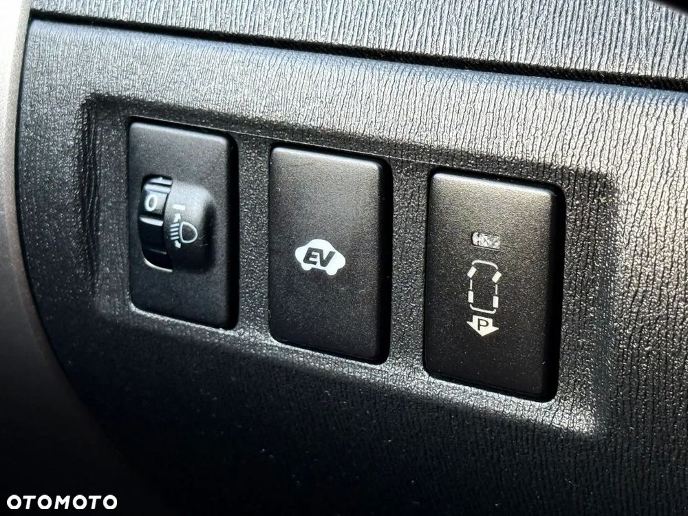 Toyota Prius 1.5 VVT-i Sol - 24