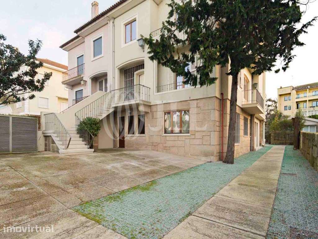 Moradia T7 com jardim e estacionamento, Boavista, Porto - Grande imagem: 2/23