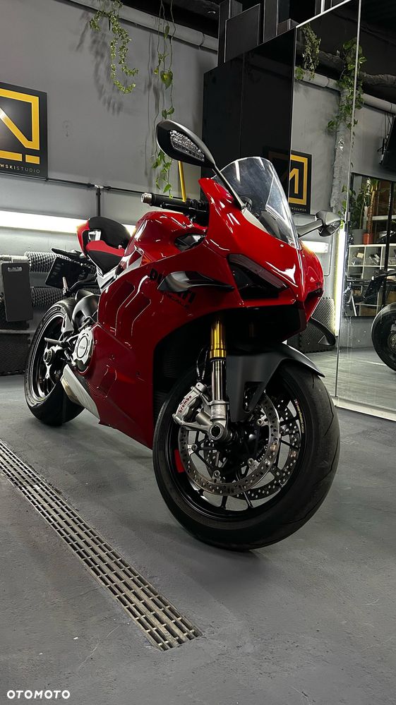Ducati Panigale V4S - 1
