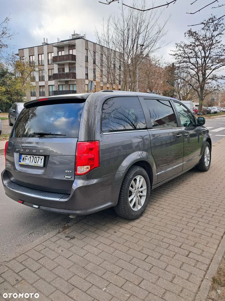Dodge Grand Caravan - 11