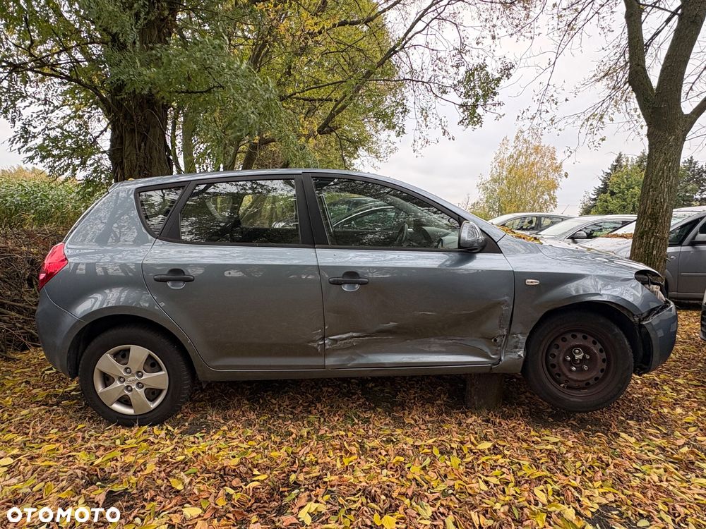 Kia Ceed 2009 photo 3