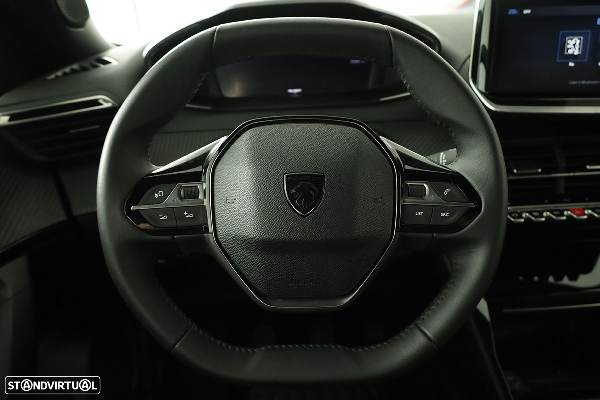 Peugeot 2008 1.2 PureTech Allure - 16