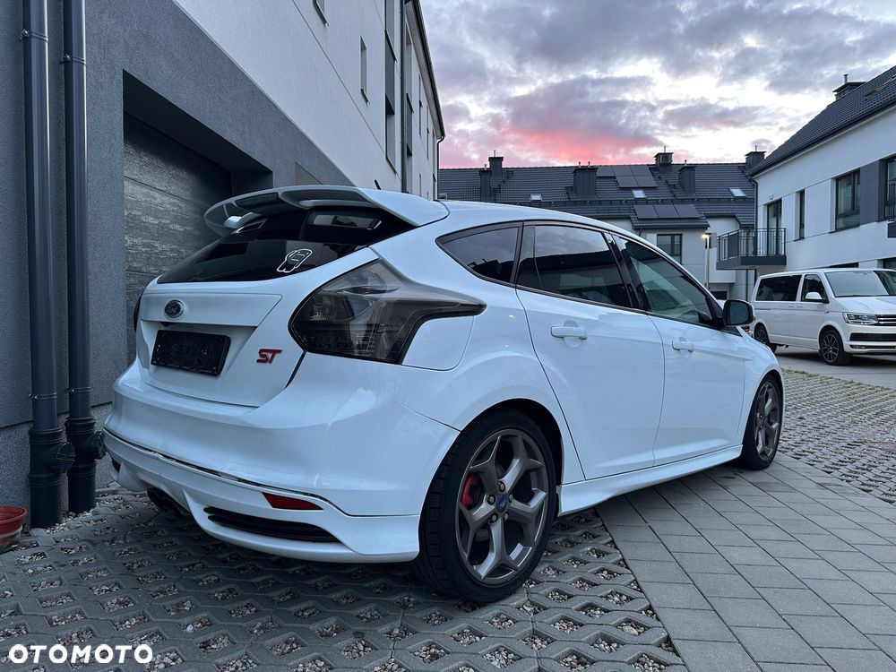 Ford Focus ST - 5