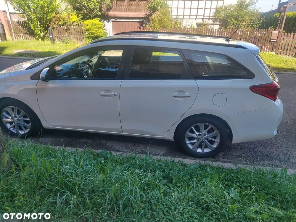 Toyota Auris 1.4 D-4D Design Edition - 5