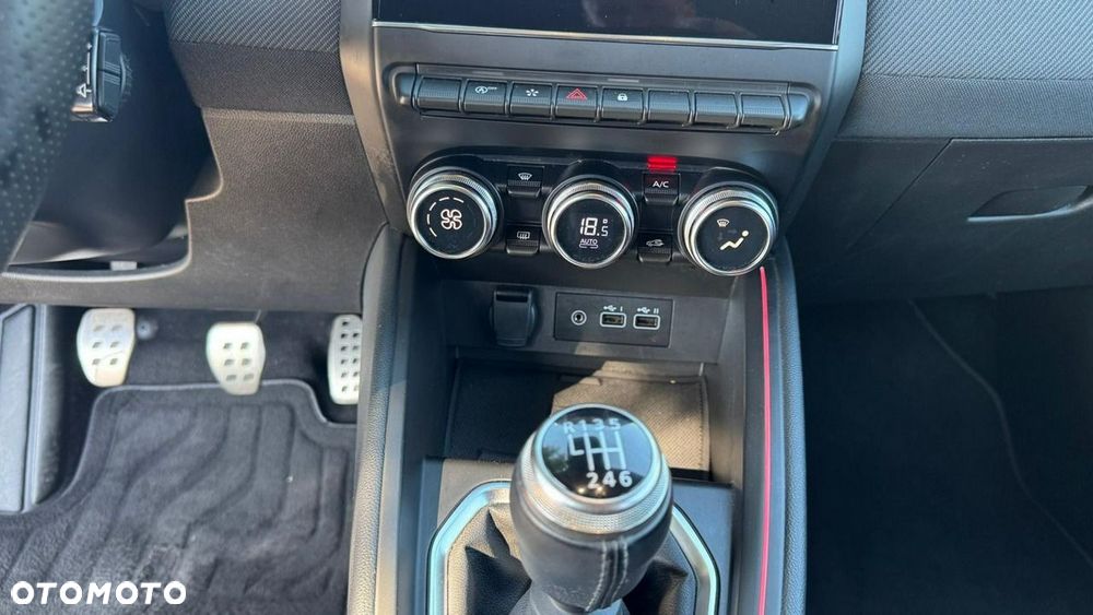 Renault Clio - 28