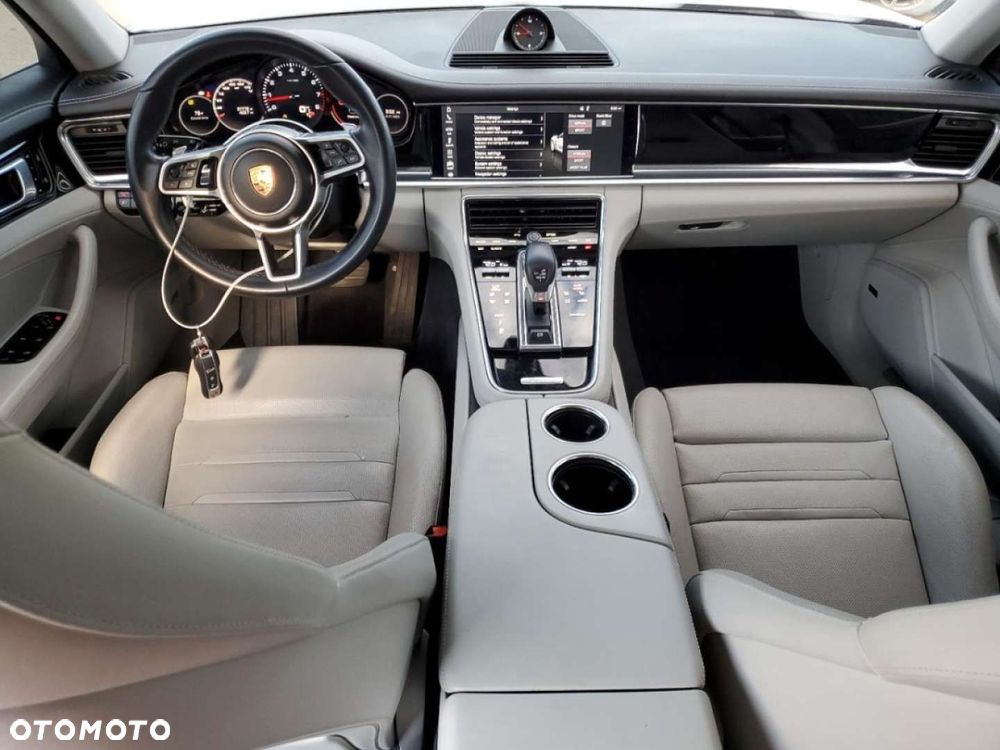 Porsche Panamera - 7