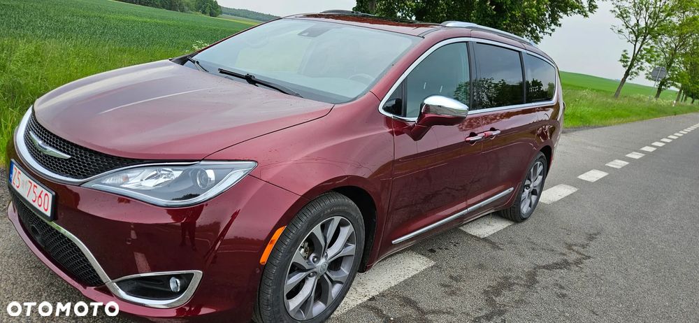 Chrysler Pacifica - 1