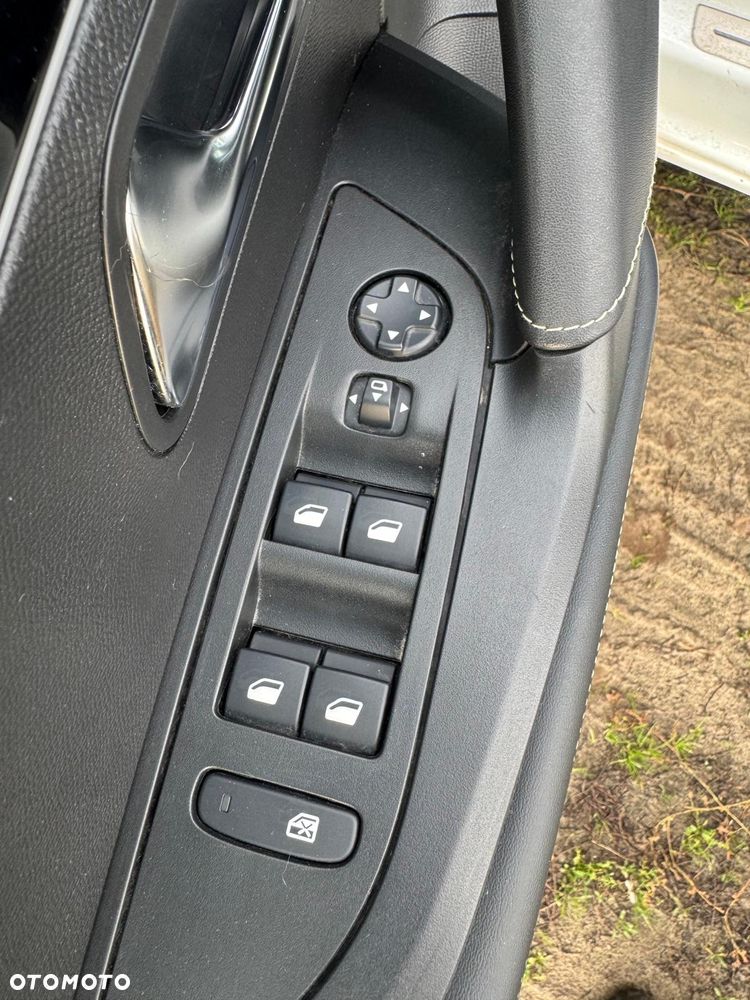 Peugeot 2008 1.2 PureTech GT Line S&S EAT8 - 17