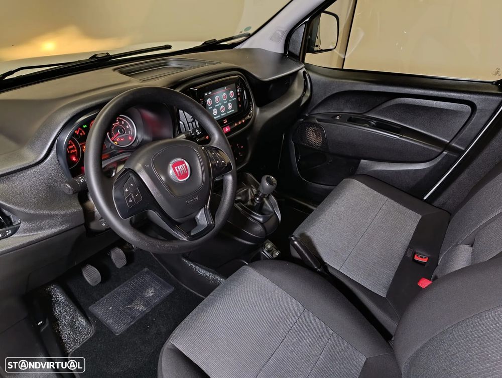 Fiat Doblo 1.6 M-Jet XL (3 Lug. ) - 22