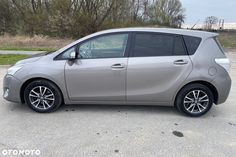 Toyota Verso 1.6 D-4D Premium - 8