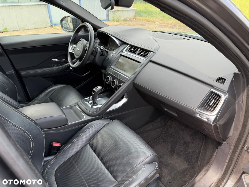 Jaguar E-Pace 2.0 i4P AWD R-Dynamic HSE - 11