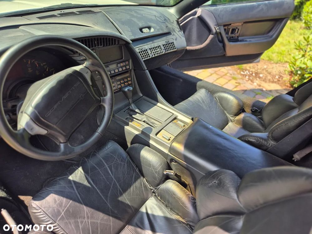 Chevrolet Corvette - 19
