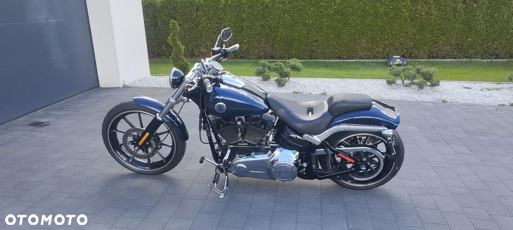 Harley-Davidson Softail Breakout - 14