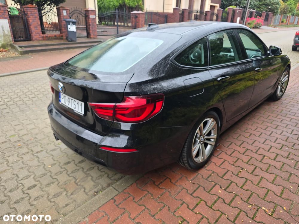 BMW Seria 3 320d Sport Line - 2