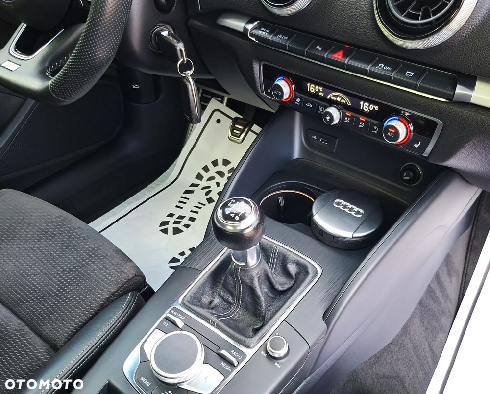 Audi A3 Sportback 35 TFSI S line - 35