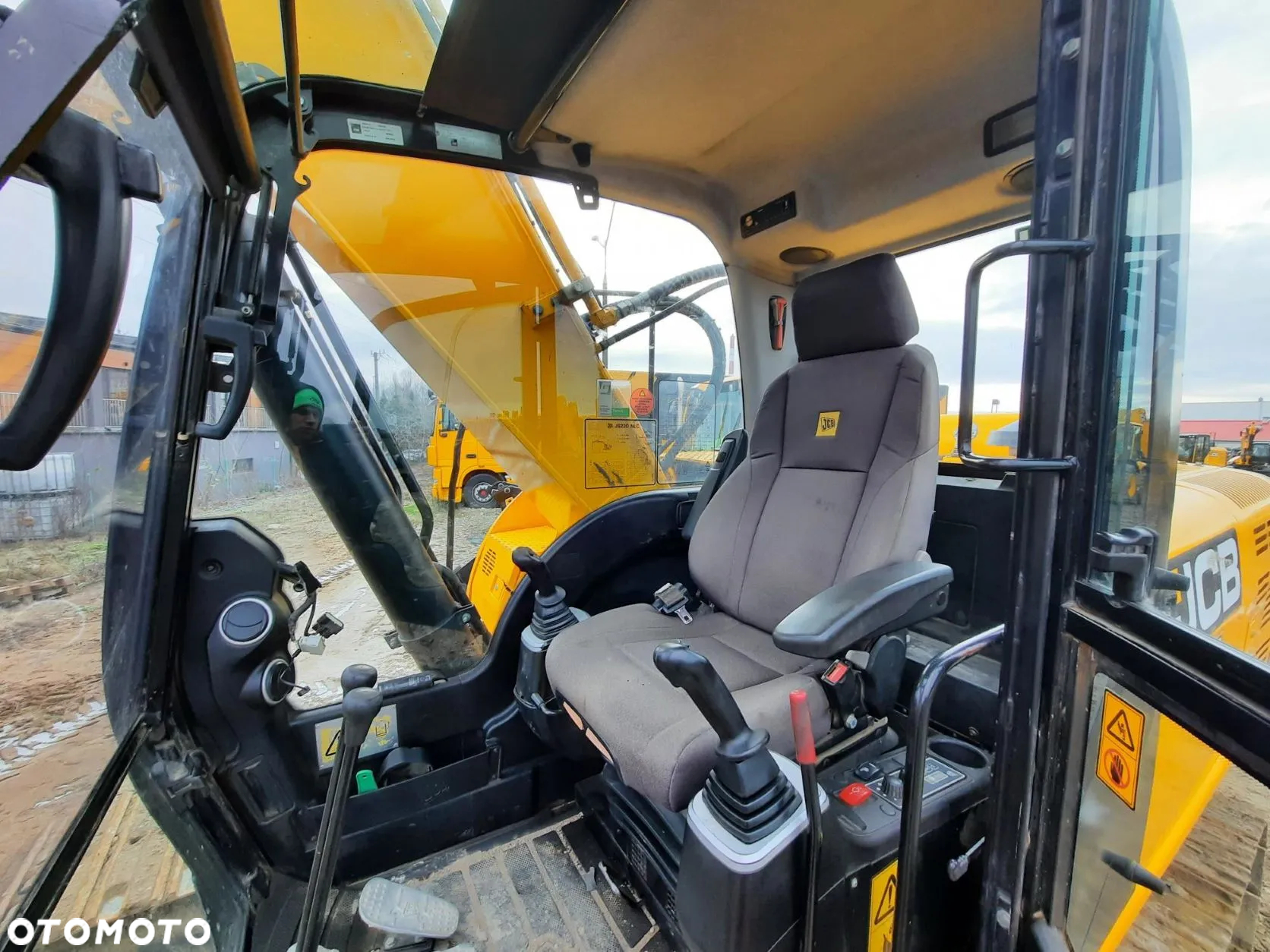 JCB JS 220 - 3