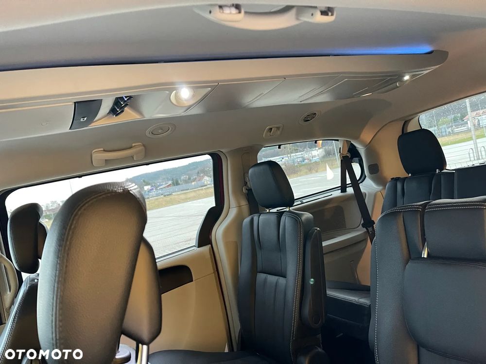 Chrysler Town & Country 3.6 Touring - 21