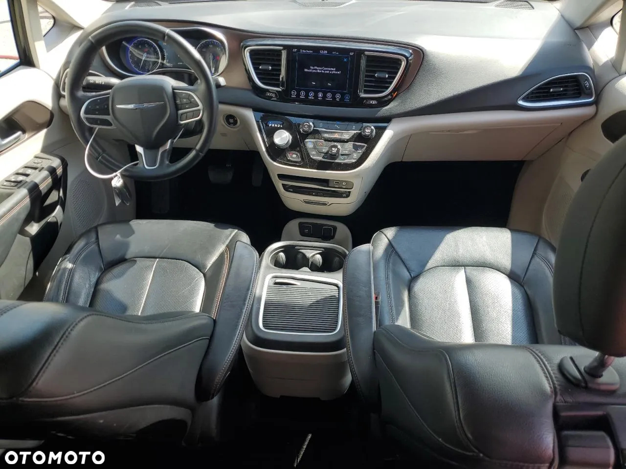 Chrysler Pacifica - 8
