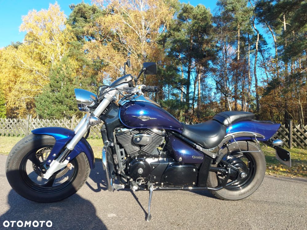 Suzuki Intruder - 11