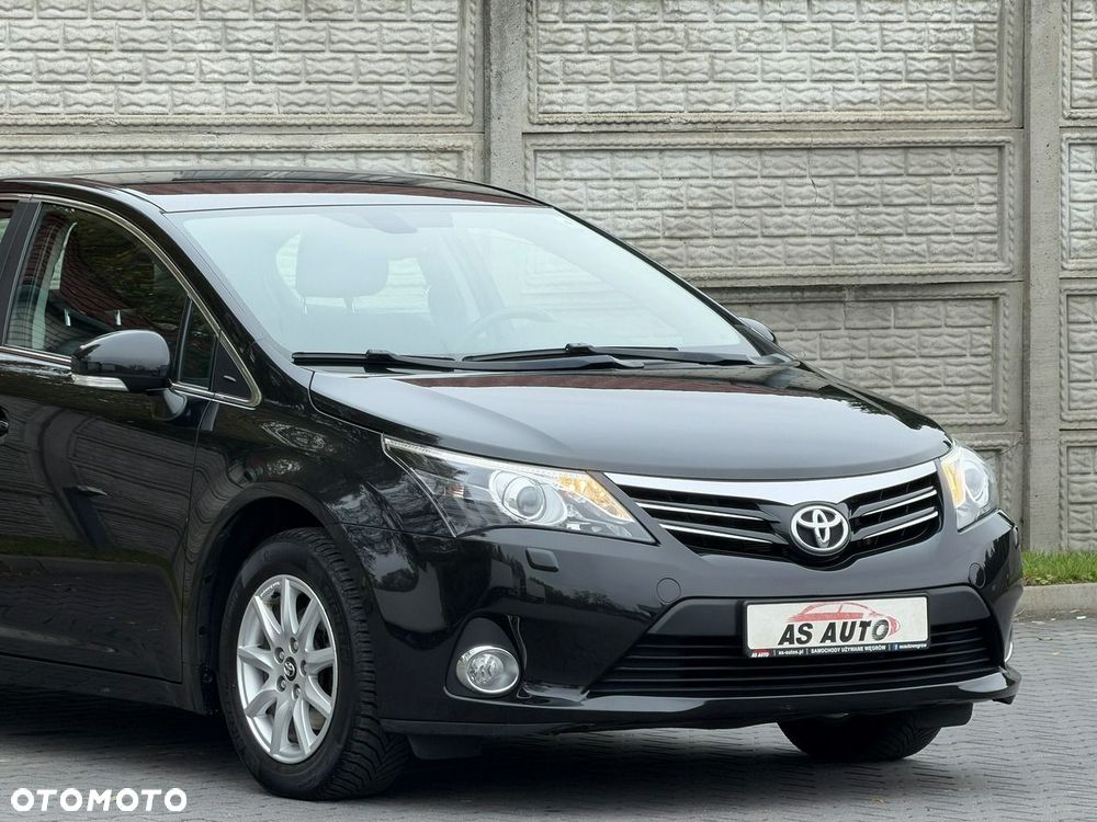 Toyota Avensis 1.8 Premium MS - 35