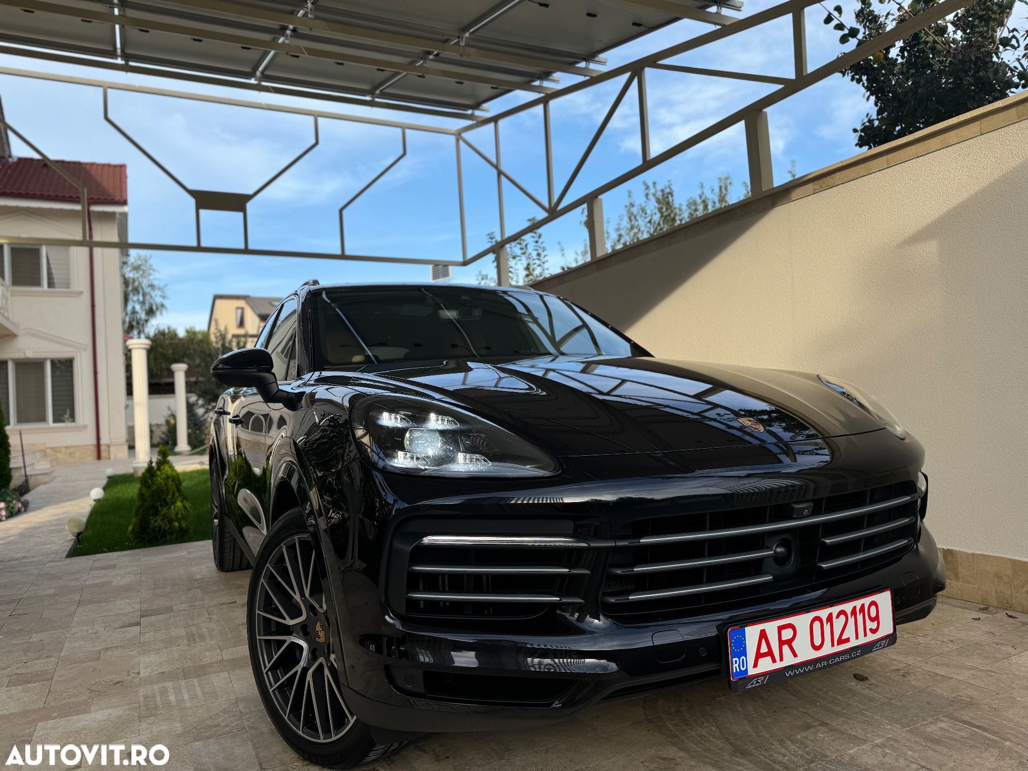 Porsche Cayenne - 1