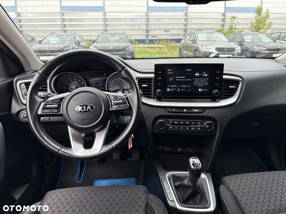 Kia Ceed - 13