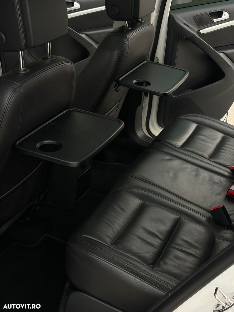 Volkswagen Tiguan 2.0 TDI DPF 4Motion BlueMotion Technology DSG Sport & Style - 9