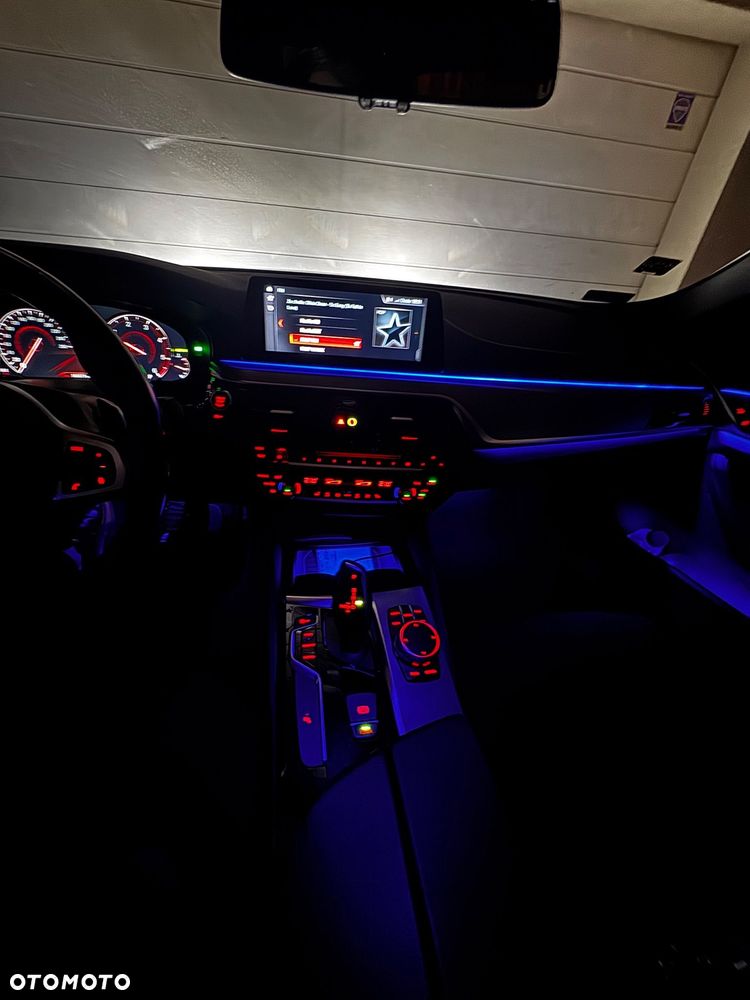 BMW Seria 5 520d xDrive M Sport sport - 19