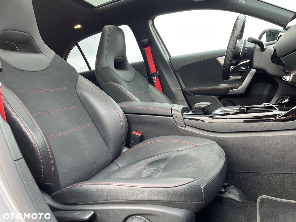 Mercedes-Benz Klasa A 35 AMG 4-Matic 7G-DCT - 14