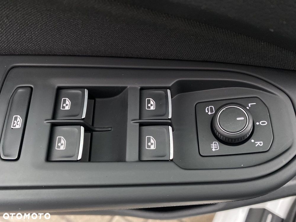 Volkswagen Golf - 10