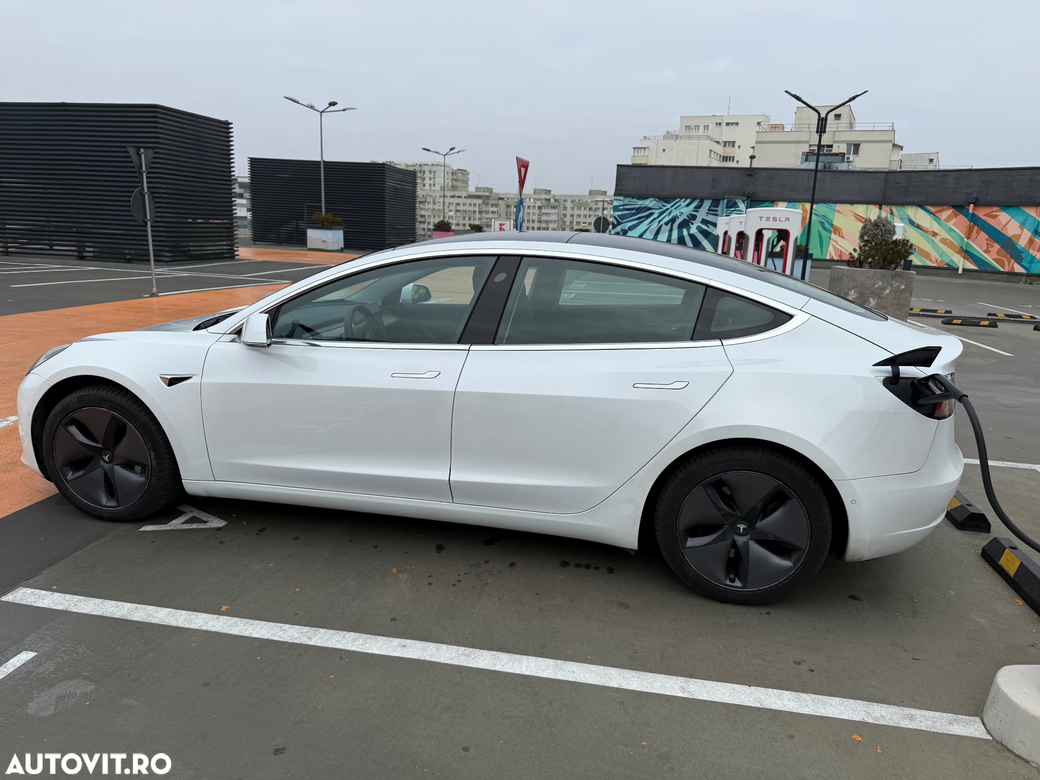 Tesla Model 3 - 16