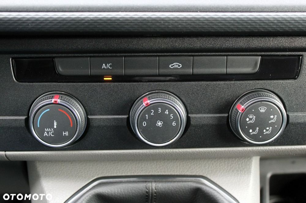 Volkswagen Transporter - 21