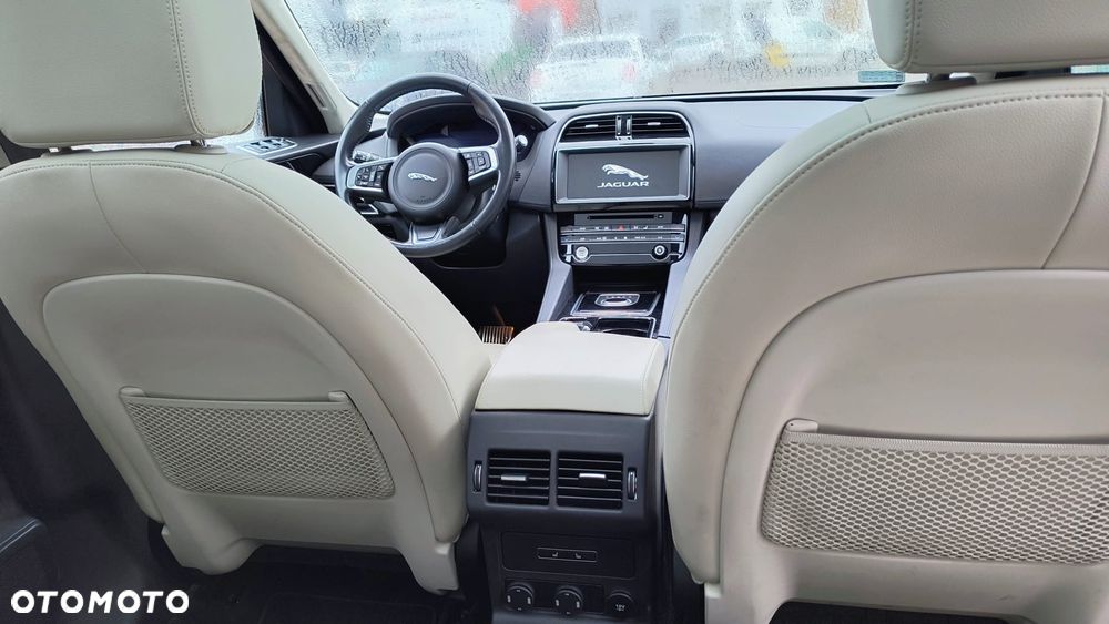 Jaguar F-Pace 2.0 i4D AWD Chequered Flag - 22